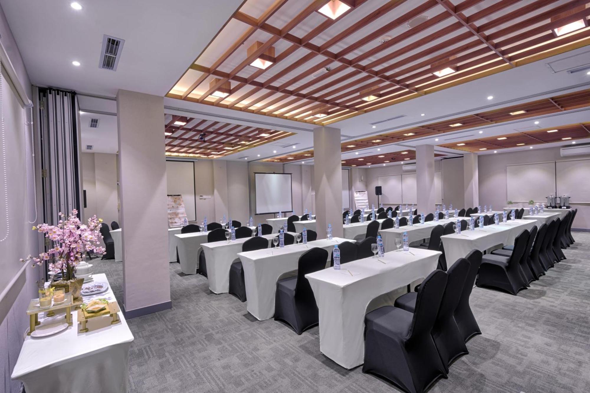 Kuretakeso Kemang Hotel Dżakarta Zewnętrze zdjęcie